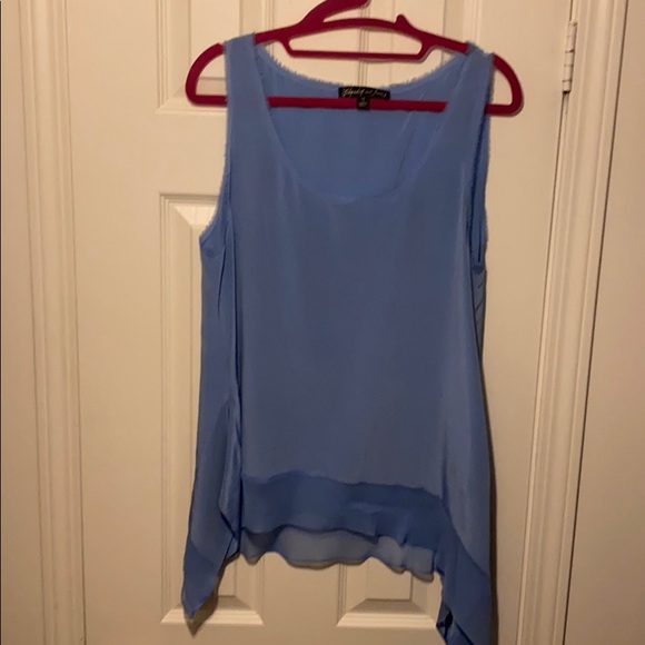 Elizabeth and James - 100% Silk - Top in size M - Picture 1 of 3